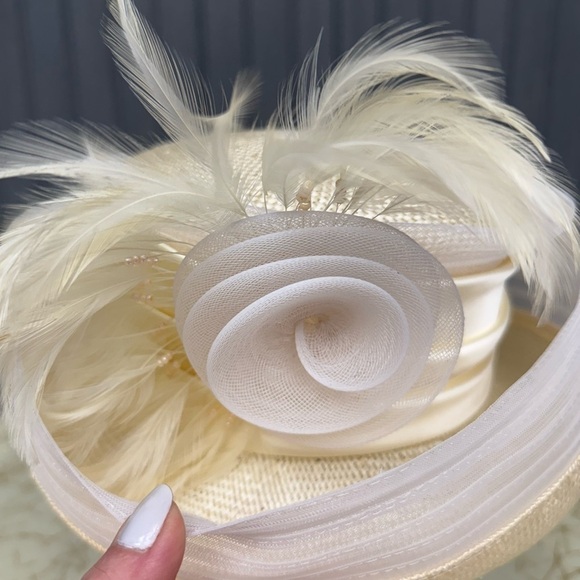 Sandra New York Ivory Straw Church Hat with Feathers & Organza Rosette, Medium - Picture 9 of 11